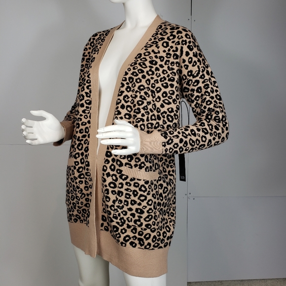 Nicole Miller Leopard Print Cardigan - Picture 3 of 11